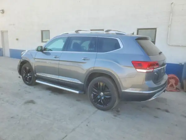 1V2NR2CA4JC559352 2018 VOLKSWAGEN ATLAS - Image 2