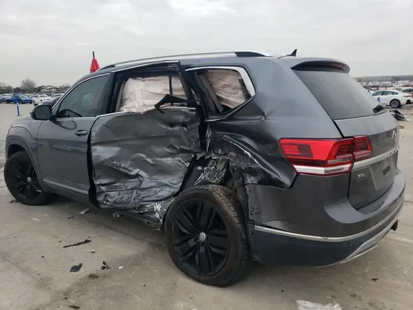 1V2NR2CA5JC528367 2018 VOLKSWAGEN ATLAS - Image 2