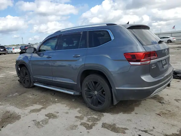 1V2NR2CA5JC544956 2018 VOLKSWAGEN ATLAS - Image 2