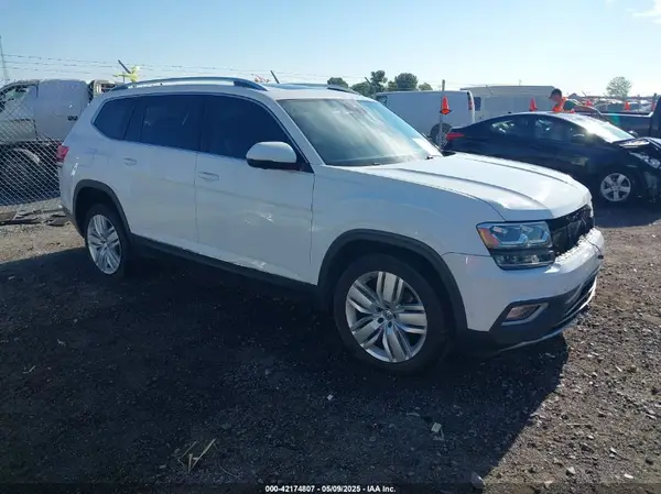 1V2NR2CA5JC571171 2018 VOLKSWAGEN ATLAS - Image 1