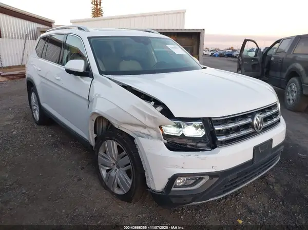 1V2NR2CA6JC537949 2018 VOLKSWAGEN ATLAS - Image 1