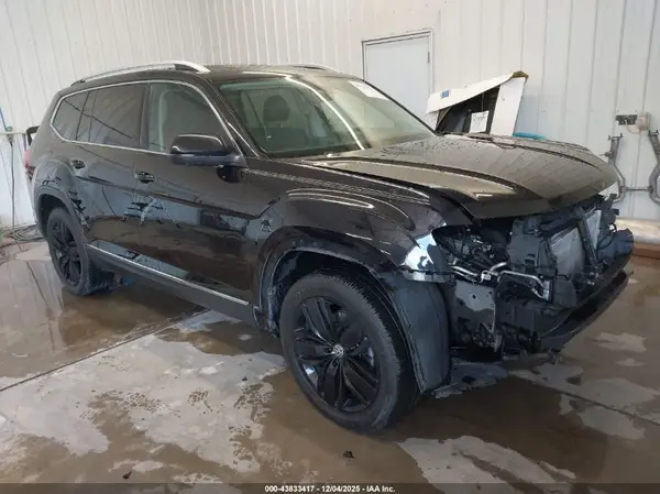 1V2NR2CA6JC565444 2018 VOLKSWAGEN ATLAS - Image 1