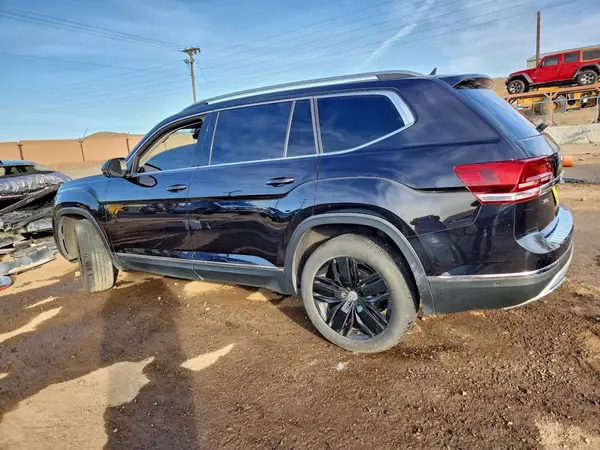 1V2NR2CA6JC573852 2018 VOLKSWAGEN ATLAS - Image 2