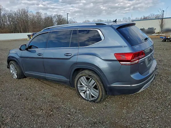 1V2NR2CA7JC543548 2018 VOLKSWAGEN ATLAS - Image 2