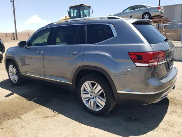 1V2NR2CA7JC567073 2018 VOLKSWAGEN ATLAS - Image 2