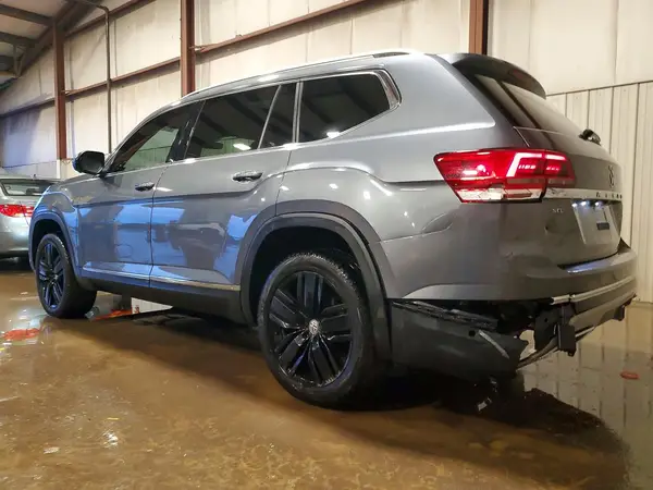 1V2NR2CA7JC570121 2018 VOLKSWAGEN ATLAS - Image 2