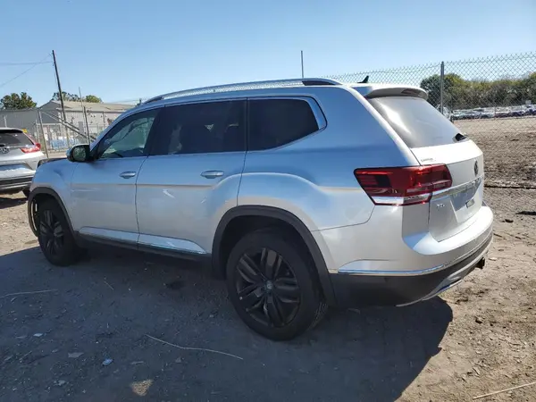 1V2NR2CA7JC572273 2018 VOLKSWAGEN ATLAS - Image 2