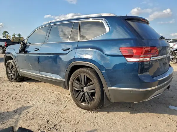 1V2NR2CA7JC588084 2018 VOLKSWAGEN ATLAS - Image 2