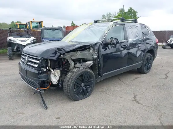 1V2NR2CA8JC511773 2018 VOLKSWAGEN ATLAS - Image 2