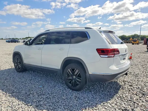 1V2NR2CA8JC565641 2018 VOLKSWAGEN ATLAS - Image 2