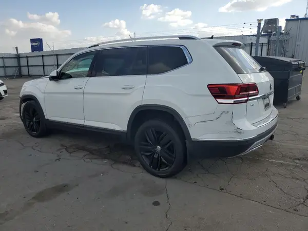1V2NR2CA8JC576588 2018 VOLKSWAGEN ATLAS - Image 2