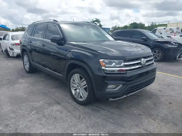 1V2NR2CA8JC580723 2018 VOLKSWAGEN ATLAS - Image 1