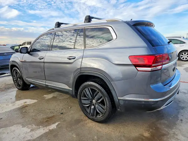 1V2NR2CA9JC504704 2018 VOLKSWAGEN ATLAS - Image 2