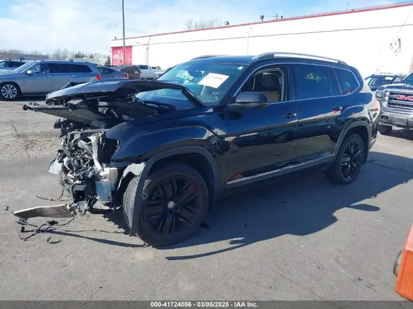 1V2NR2CA9JC577278 2018 VOLKSWAGEN ATLAS - Image 2