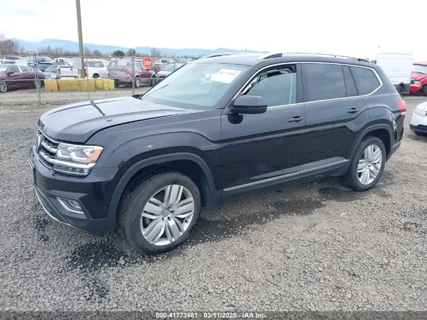 1V2NR2CAXJC554740 2018 VOLKSWAGEN ATLAS - Image 2