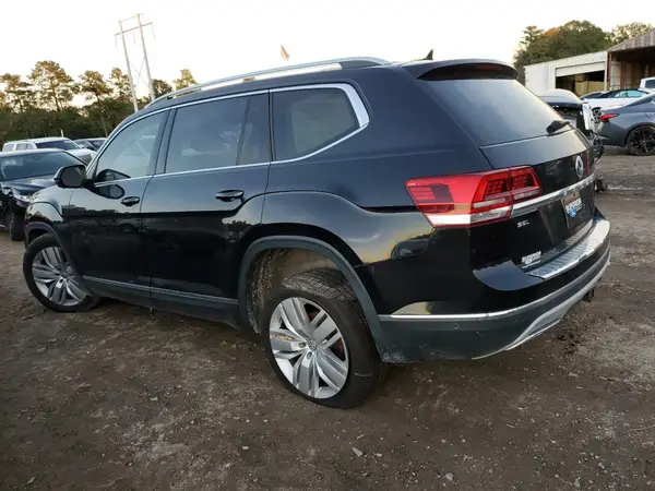 1V2NR2CAXJC573725 2018 VOLKSWAGEN ATLAS - Image 2