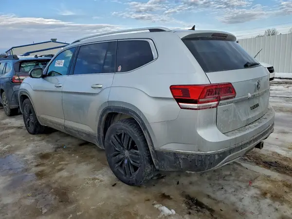 1V2NR2CAXJC574924 2018 VOLKSWAGEN ATLAS - Image 2