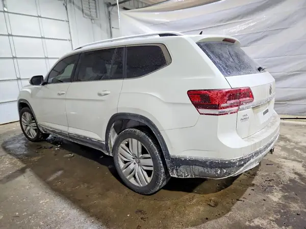 1V2NR2CAXJC579881 2018 VOLKSWAGEN ATLAS - Image 2