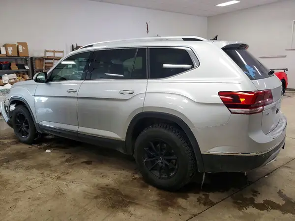 1V2NR2CAXJC583641 2018 VOLKSWAGEN ATLAS - Image 2