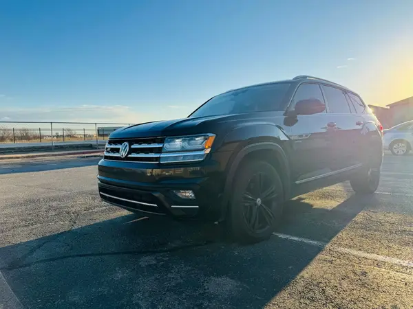 1V2PR2CA0JC557879 2018 VOLKSWAGEN ATLAS - Image 2