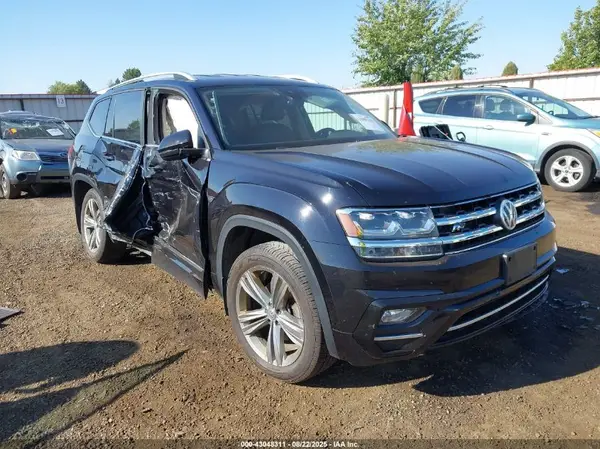 1V2PR2CA1JC537785 2018 VOLKSWAGEN ATLAS - Image 1