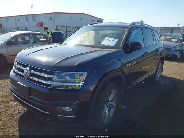 1V2PR2CA1JC537785 2018 VOLKSWAGEN ATLAS - Image 2