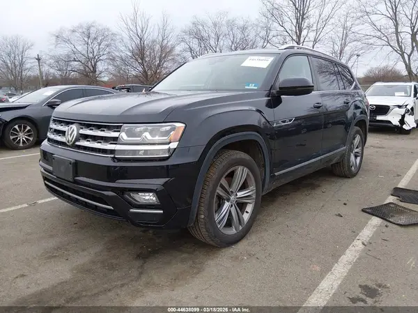1V2PR2CA1JC575727 2018 VOLKSWAGEN ATLAS - Image 2