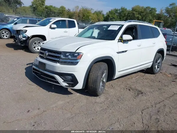 1V2PR2CA1JC595668 2018 VOLKSWAGEN ATLAS - Image 2