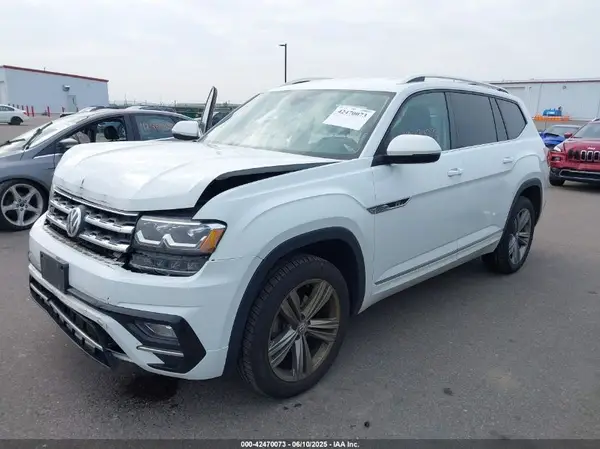 1V2PR2CA2JC584985 2018 VOLKSWAGEN ATLAS - Image 2