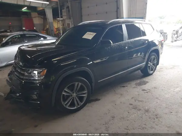 1V2PR2CA4JC558582 2018 VOLKSWAGEN ATLAS - Image 2