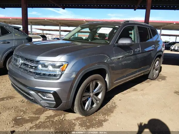 1V2PR2CA4JC560977 2018 VOLKSWAGEN ATLAS - Image 2