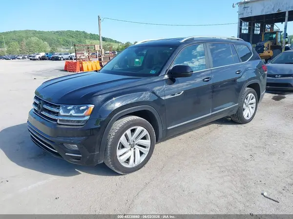 1V2PR2CA4JC589945 2018 VOLKSWAGEN ATLAS - Image 2
