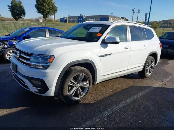1V2PR2CA5JC574760 2018 VOLKSWAGEN ATLAS - Image 2
