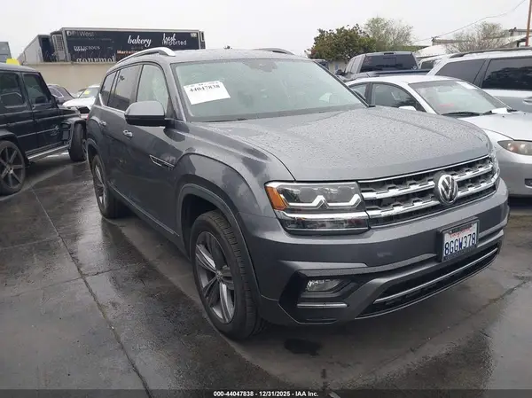 1V2PR2CA5JC591493 2018 VOLKSWAGEN ATLAS - Image 1