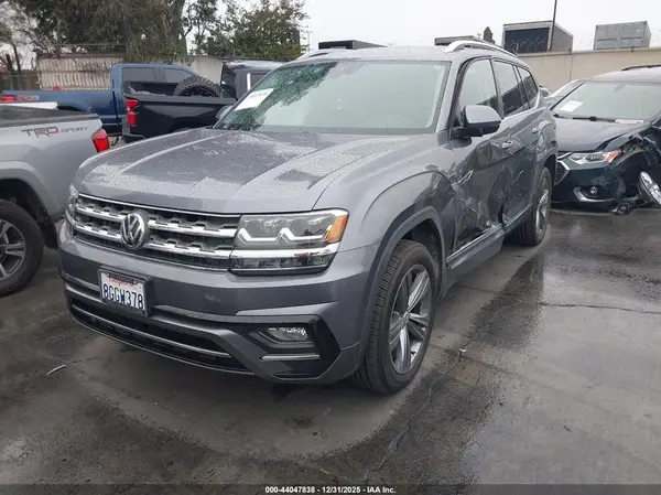 1V2PR2CA5JC591493 2018 VOLKSWAGEN ATLAS - Image 2