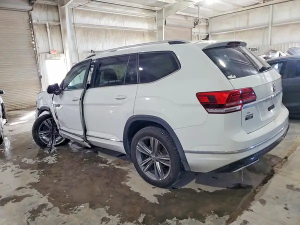 1V2PR2CA6JC530945 2018 VOLKSWAGEN ATLAS - Image 2