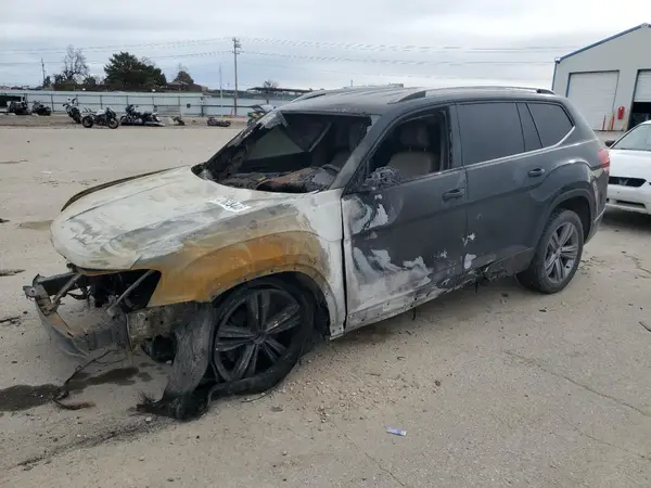 1V2PR2CA6JC537572 2018 VOLKSWAGEN ATLAS - Image 1