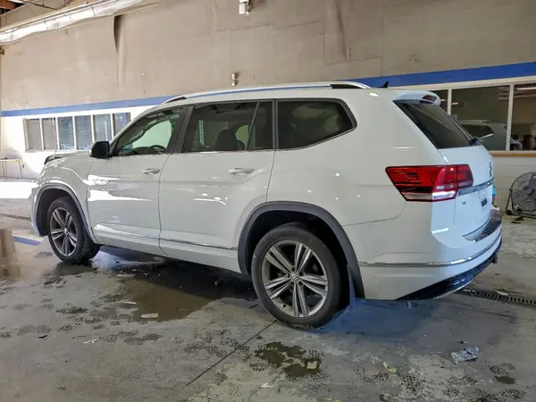 1V2PR2CA7JC555806 2018 VOLKSWAGEN ATLAS - Image 2