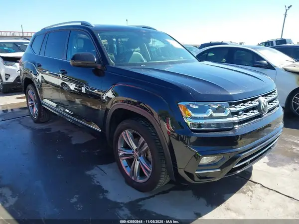 1V2RR2CA3JC575172 2018 VOLKSWAGEN ATLAS - Image 1