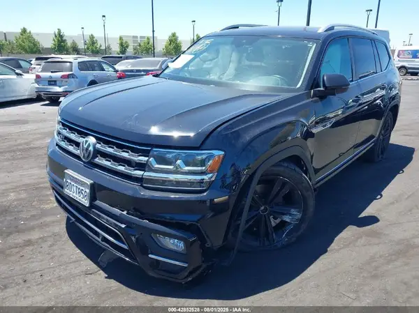 1V2SR2CA2JC563032 2018 VOLKSWAGEN ATLAS - Image 2
