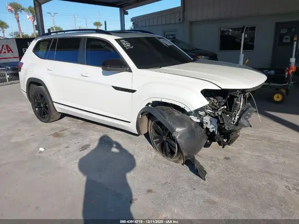 1V2SR2CA3PC555529 2023 VOLKSWAGEN ATLAS - Image 1
