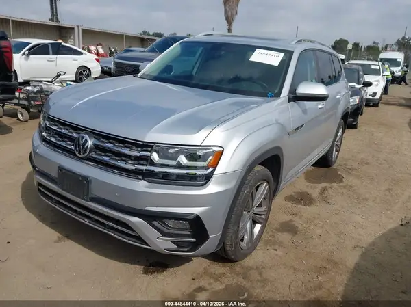 1V2SR2CA4JC565381 2018 VOLKSWAGEN ATLAS - Image 2
