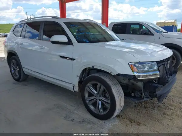 1V2SR2CA7JC561180 2018 VOLKSWAGEN ATLAS - Image 1