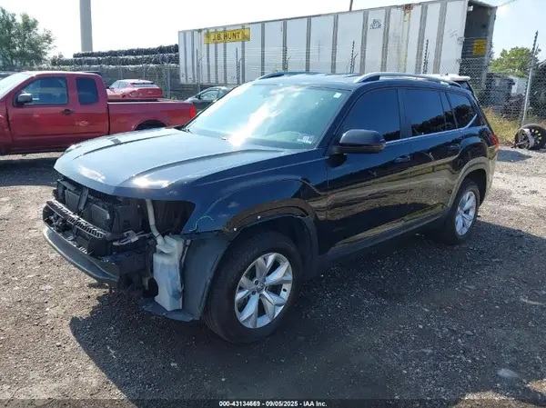 1V2UR2CA6KC555560 2019 VOLKSWAGEN ATLAS - Image 2