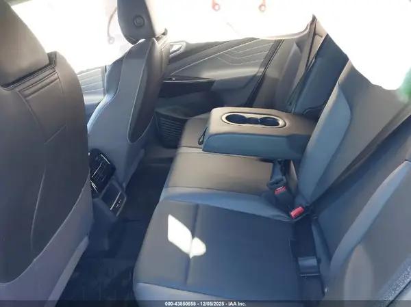 1V2VMPE81PC022422 2023 VOLKSWAGEN ID.4 - Image 8