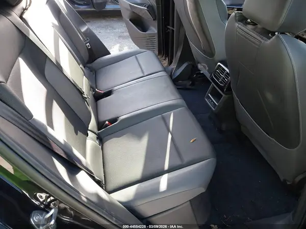 1V2VMPE86PC038468 2023 VOLKSWAGEN ID.4 - Image 8