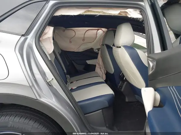 1V2VMPE88PC019033 2023 VOLKSWAGEN ID.4 - Image 8