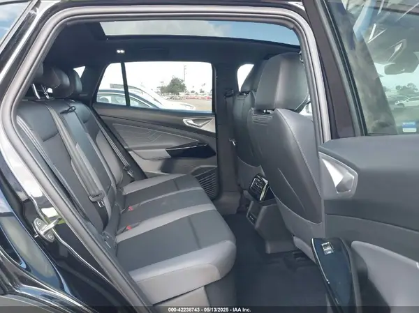 1V2WNPE80PC044543 2023 VOLKSWAGEN ID.4 - Image 8