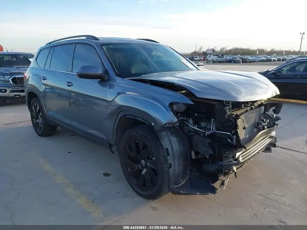 1V2WR2CA5SC575940 2025 VOLKSWAGEN ATLAS - Image 1