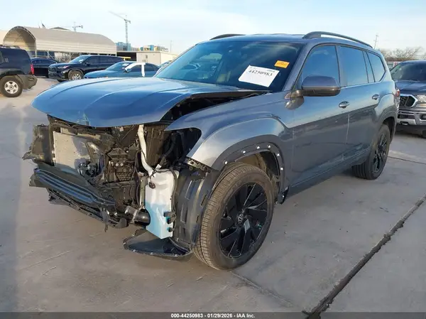 1V2WR2CA5SC575940 2025 VOLKSWAGEN ATLAS - Image 2